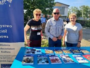 Stoisko Towarzystwa Przyjaciół Legionowa na Legionowskiej Nocy Muzeów